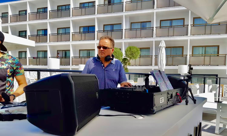 Feel the Beach Vibes - The Ibiza feelling worldwide