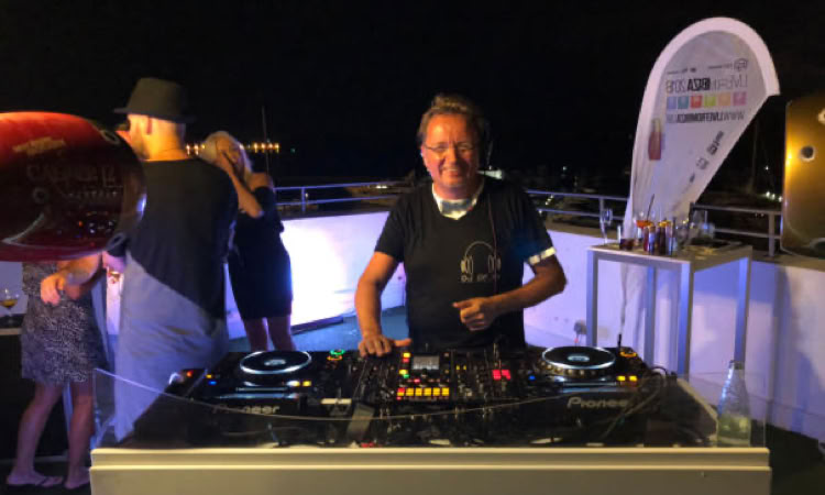 DJ of 69 play on more than 40 radio stations world wide